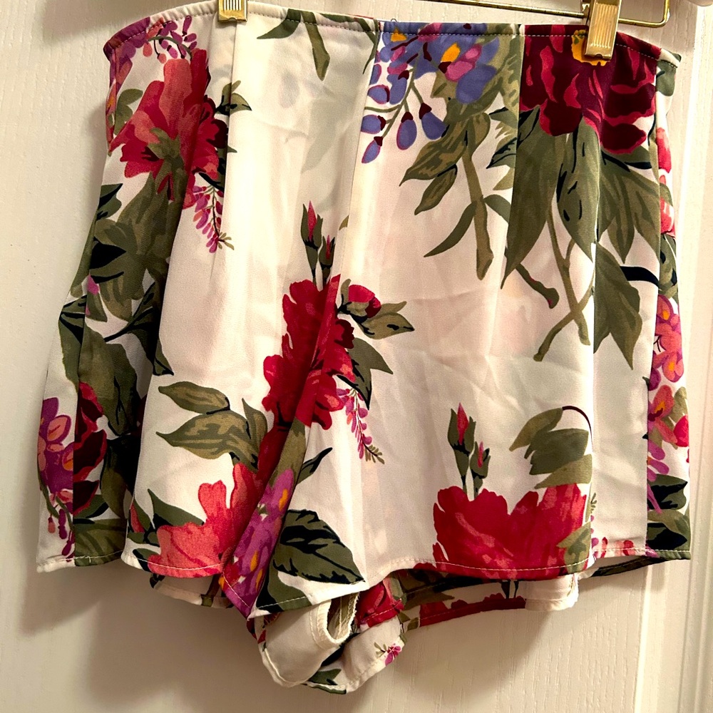 Preloved Show Me Your Mumu Tap Shorts
